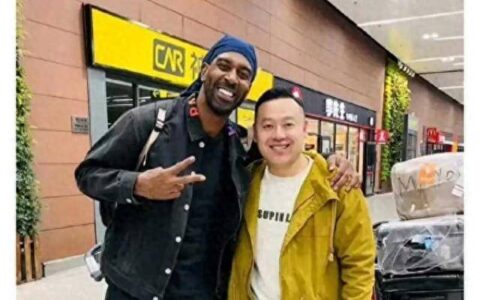 原创
            梅奥归来！辽篮副总亲自接机，梅奥带行李返京，打算留根辽。