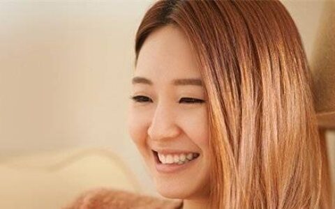 原创
            何猷君夫妇参加婚礼，家室对于一个人来说有多重要？
