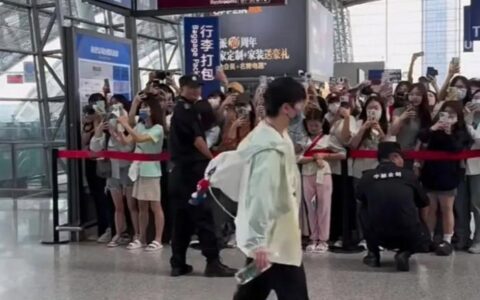 国乒回北京，王楚钦戴戒指，孙颖莎输球哭了，王曼昱回应无缘单打-中国乒乓球队员王楚钦是哪里人?