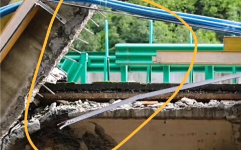 商洛遭遇暴雨山洪，公路桥垮塌，状况极其严重！-商洛暴雨受灾