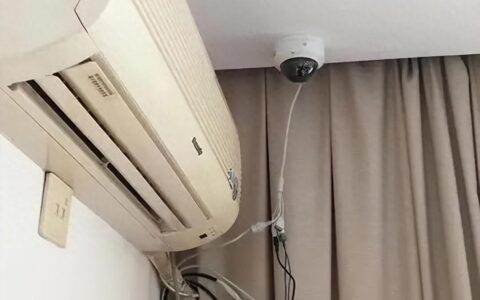 令人窒息！大二女生卧室被父母装监控，离家出走前报警寻求帮助-爸妈在家里装监控犯法吗