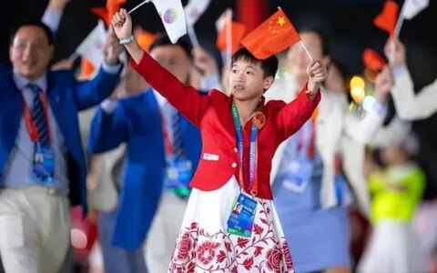 全红婵赛后采访笑翻全场！记者问采访难还是跳水难？全红婵：都难-全红婵赛后采访全程